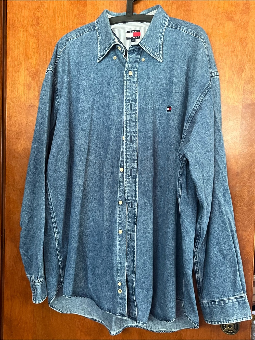 VINTAGE 1990s Tommy Hilfiger Light Blue Denim Shirt Jacket with Logo